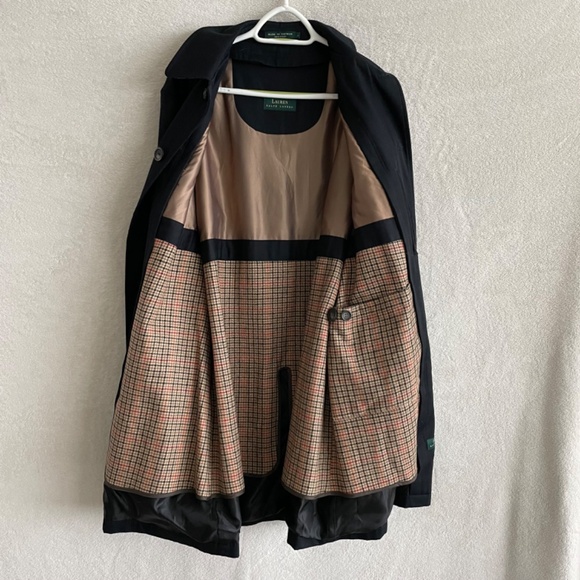 Lauren Ralph Lauren trench coat with removable inner liner. - Picture 7 of 10